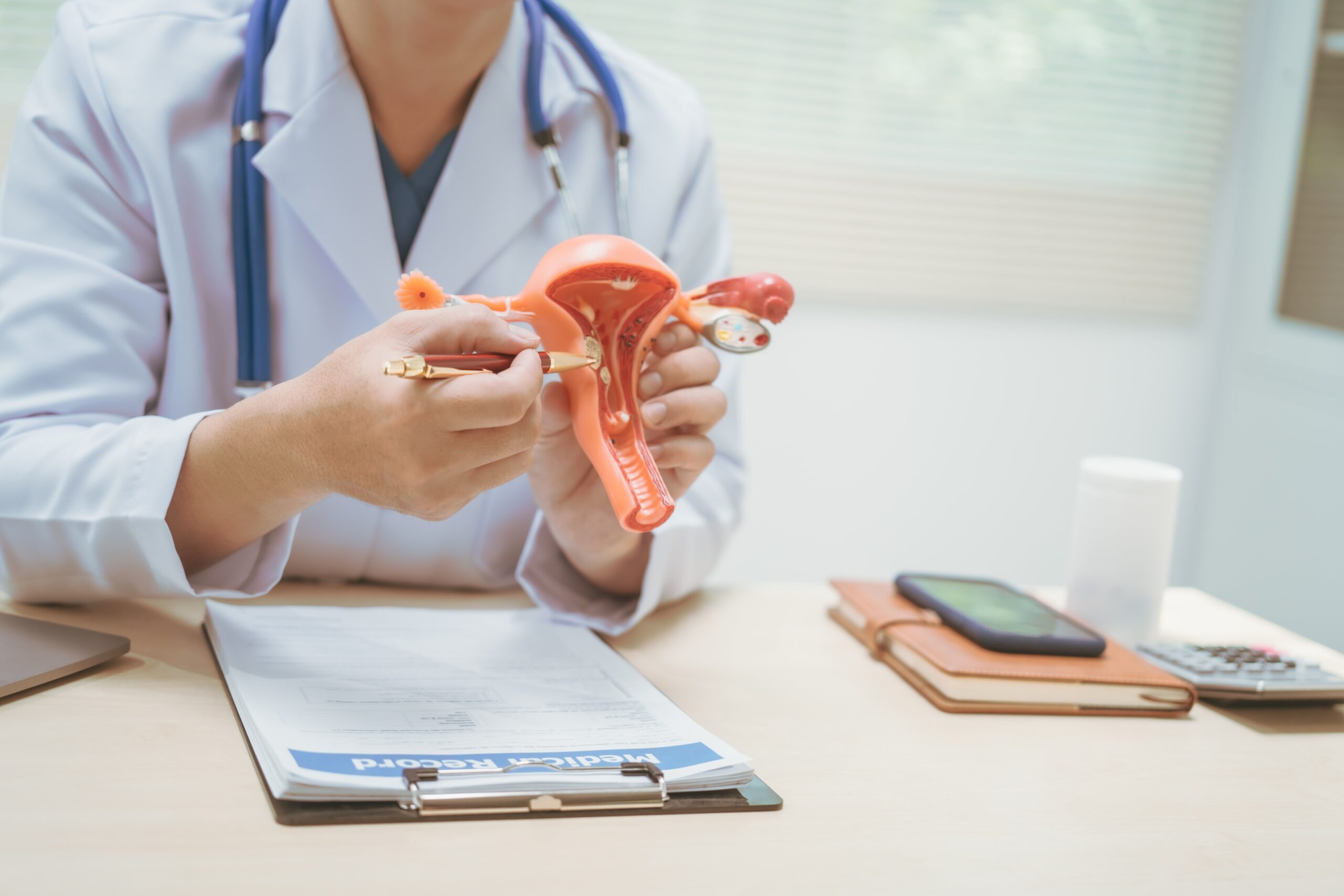 Doctor explaining bacterial vaginosis